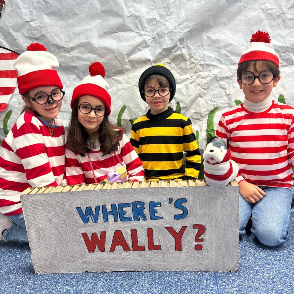 ¿Dónde está Wally? ¡En el Colegio Afuera!